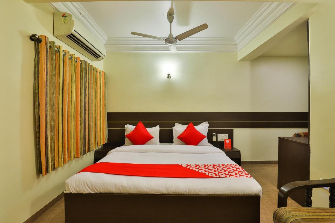 Oyo 17117 Hotel Rainbow Vadodara Exterior foto
