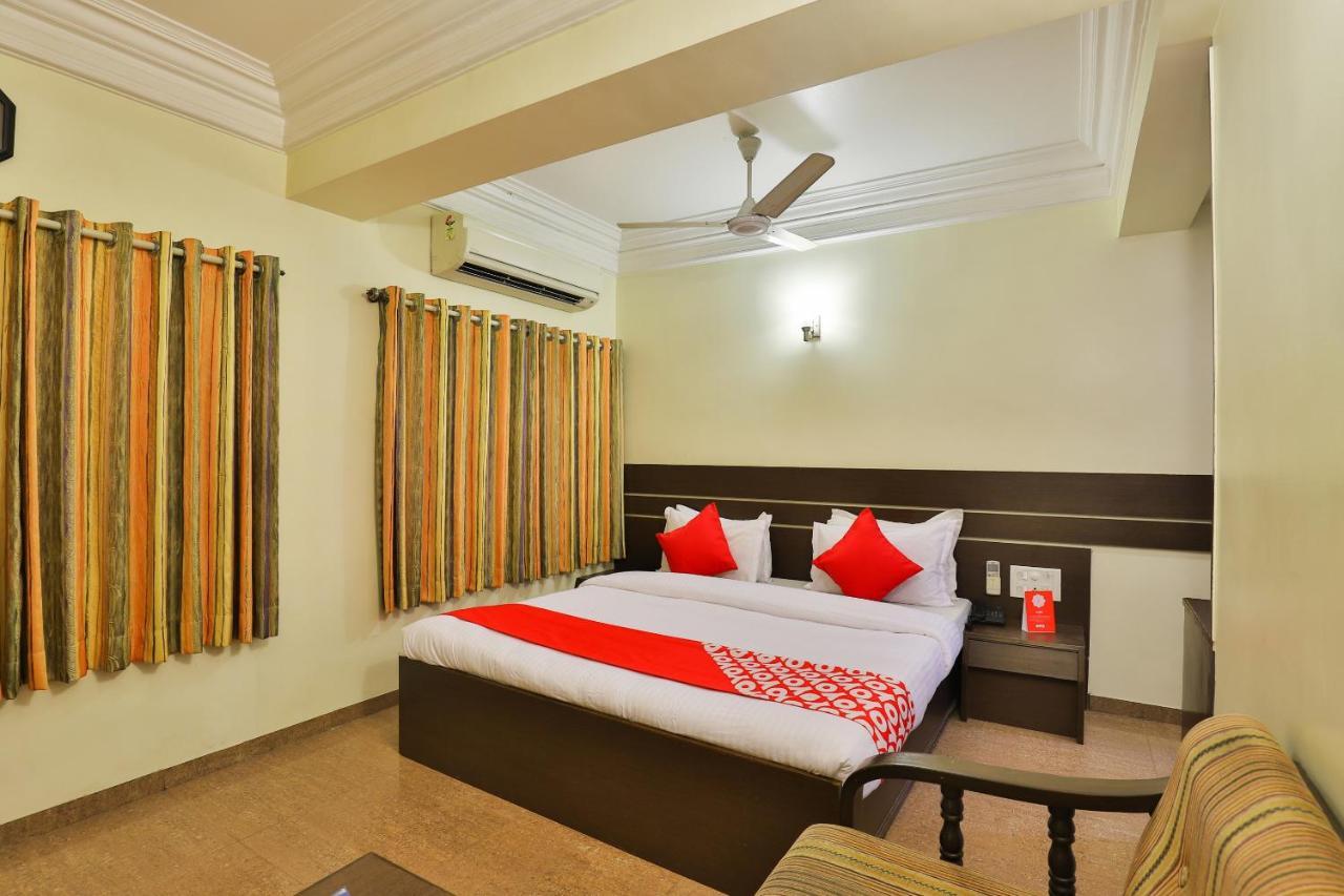 Oyo 17117 Hotel Rainbow Vadodara Exterior foto