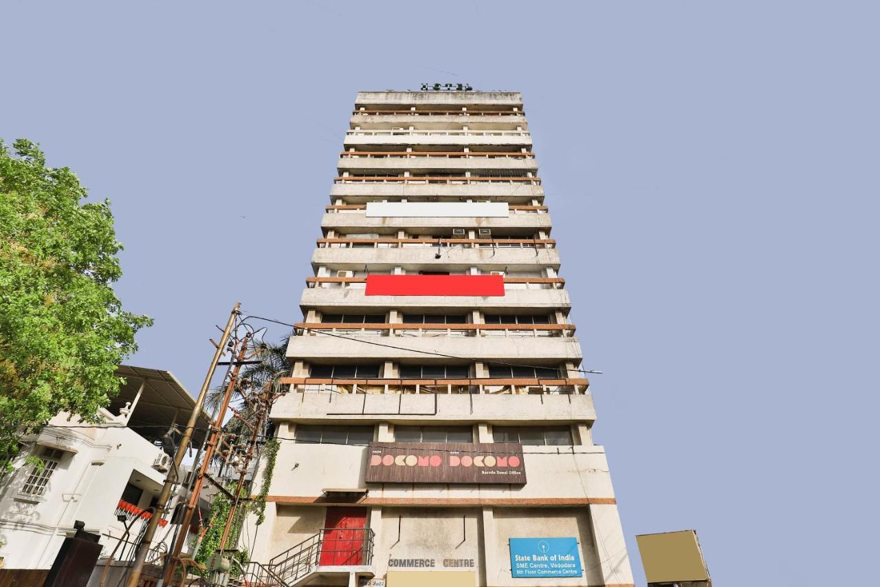 Oyo 17117 Hotel Rainbow Vadodara Exterior foto