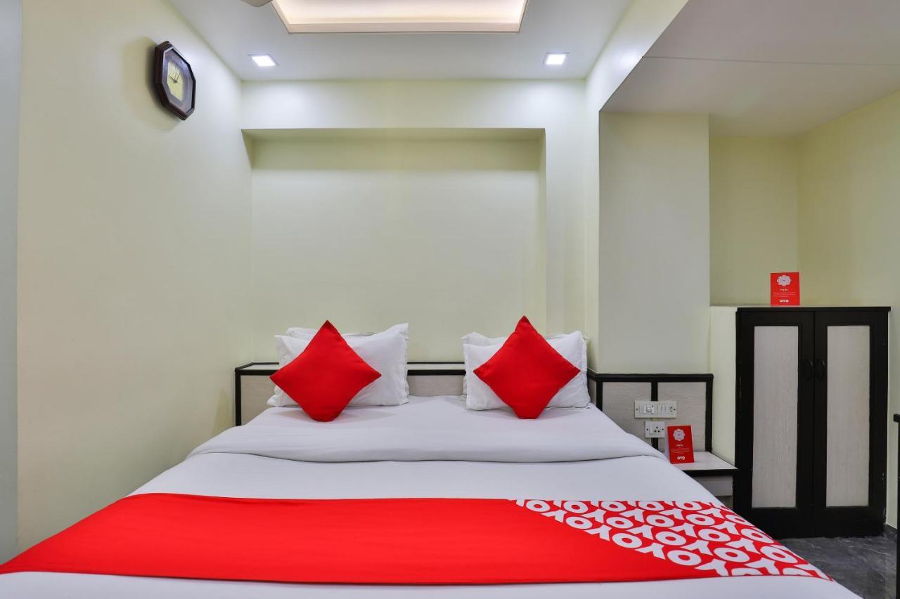 Oyo 17117 Hotel Rainbow Vadodara Exterior foto