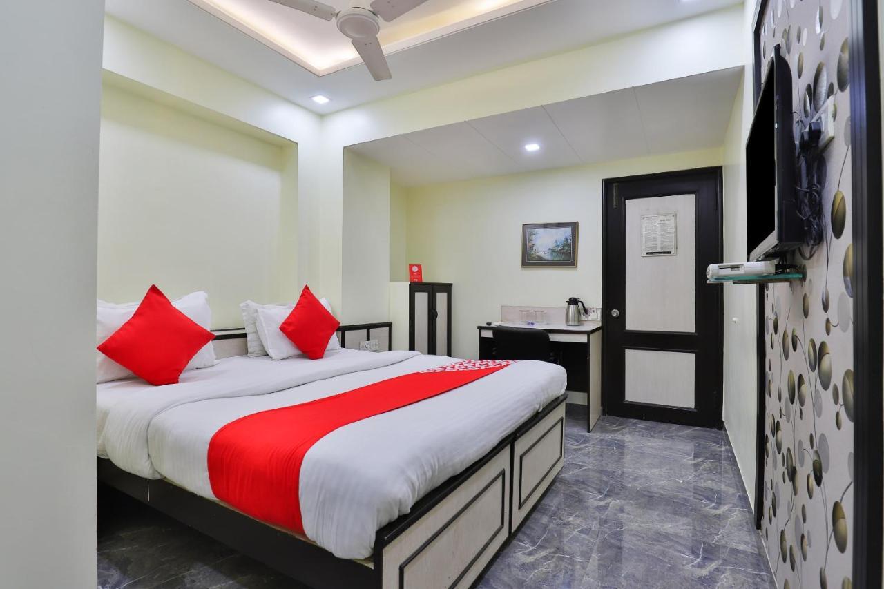 Oyo 17117 Hotel Rainbow Vadodara Exterior foto