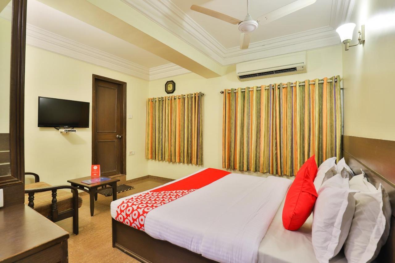 Oyo 17117 Hotel Rainbow Vadodara Exterior foto